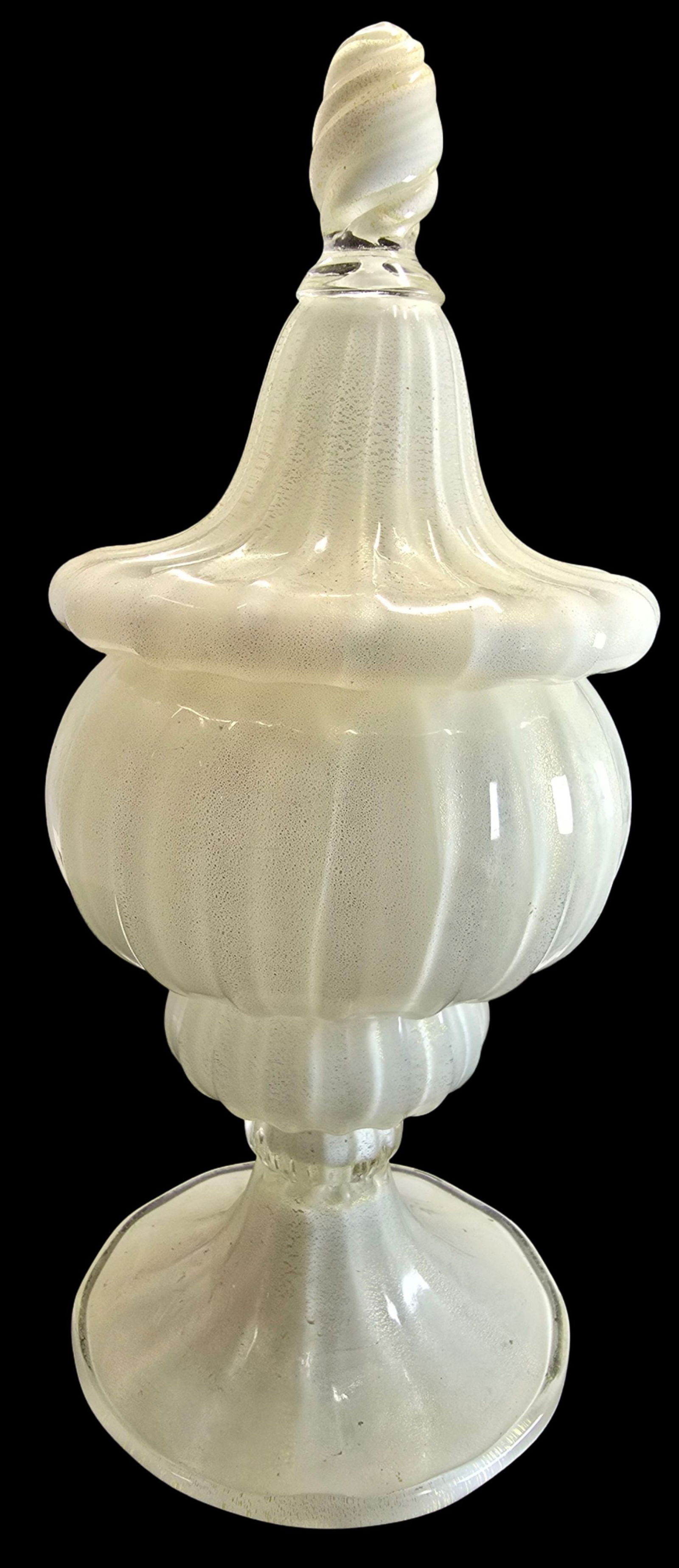 Vintage Murano Italy Venetian Art Glass /w Gold Flakes Covered Candy Dish (1 of 5)