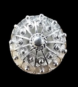 Beautifully Ornate Vintage Filigree Sterling Silver Dome Ring