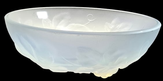 Gorgeous Vintage Art Deco ETLING France Opalescent Art Glass Grape Themed Bowl