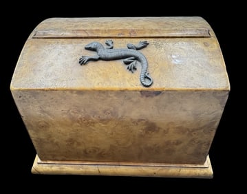 Very Unusual Vintage Burlwood Cigarette Dispenser /w Lizard