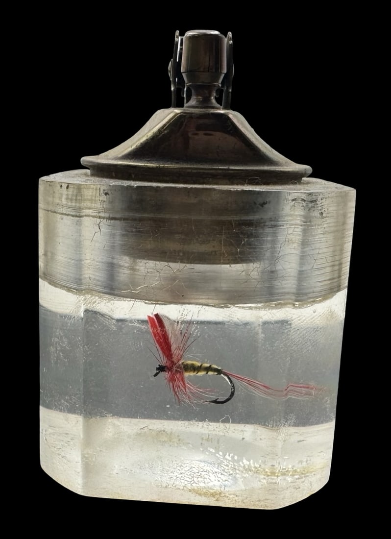 Vintage Mid-Century Lucite Table Lighter /w Fish Hook (1 of 6)