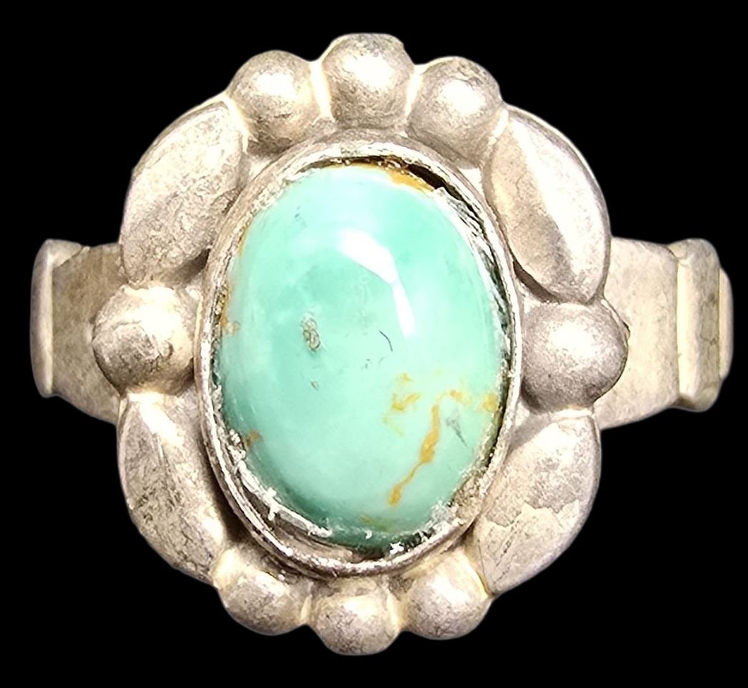 Stylish Vintage Mid-Century 1960s Native American Navajo BELL TRADING COMPANY Sterling Silver Ring (1 of 4)