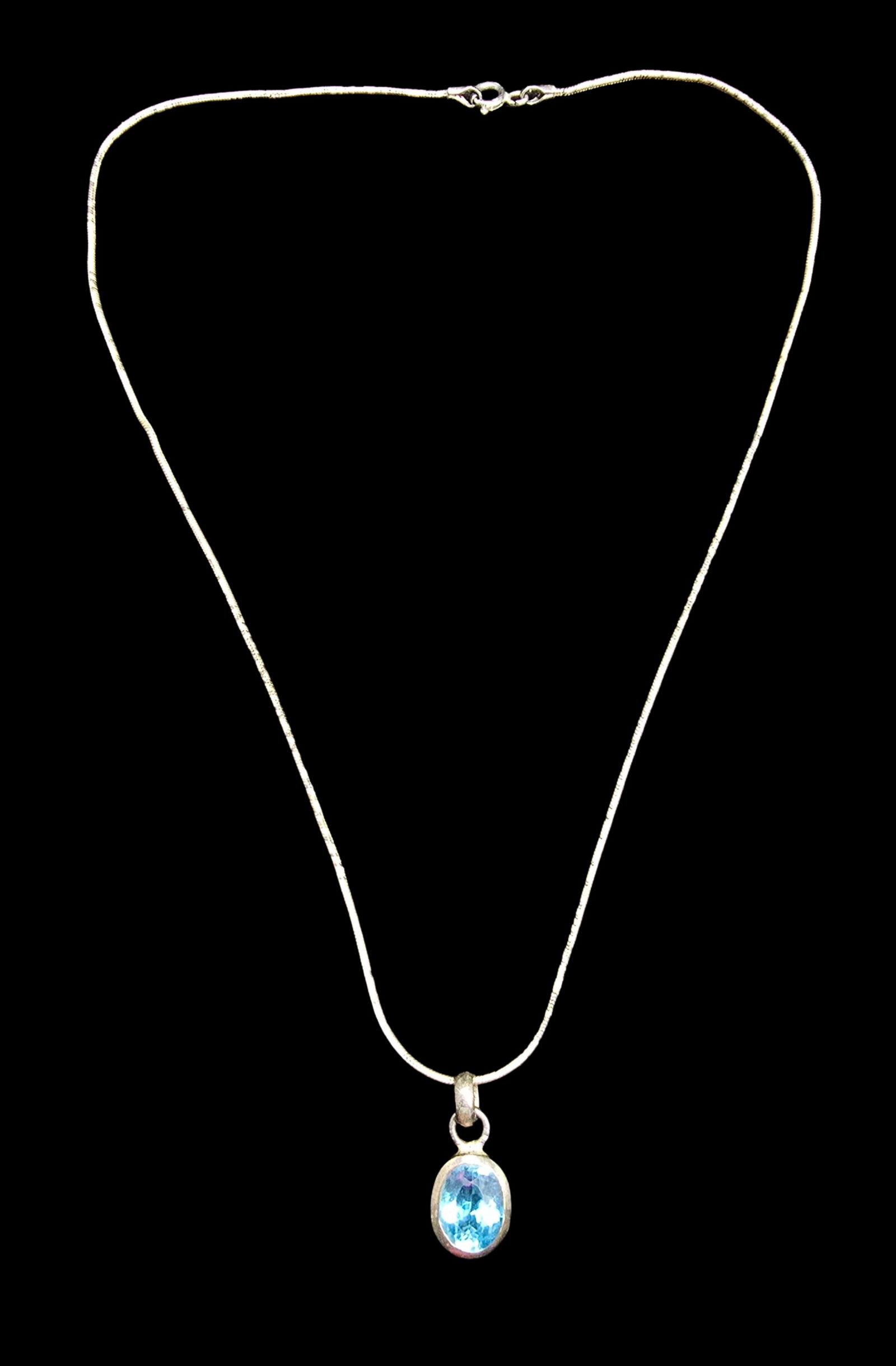 Gorgeous Vintage Sterling Silver Necklace/w Blue Gemstone Pendant (1 of 4)