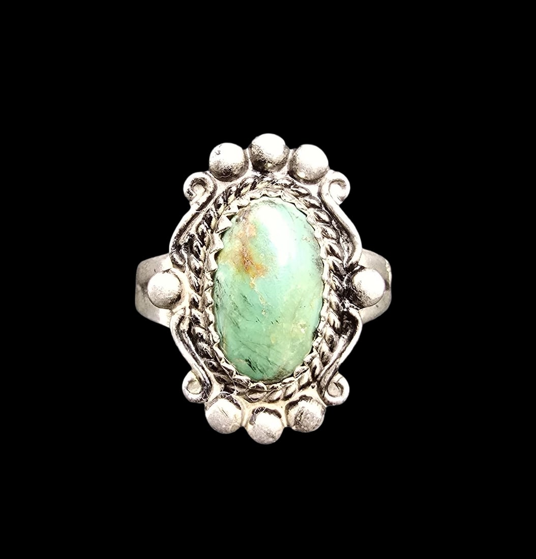 Stylish Vintage Mid-Century 1960s Native American Navajo BELL TRADING COMPANY Sterling Silver Ring (1 of 4)