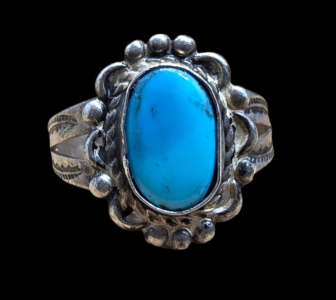 Stylish Vintage Mid-Century 1960s Native American Navajo BELL TRADING COMPANY Sterling Silver Ring (1 of 4)