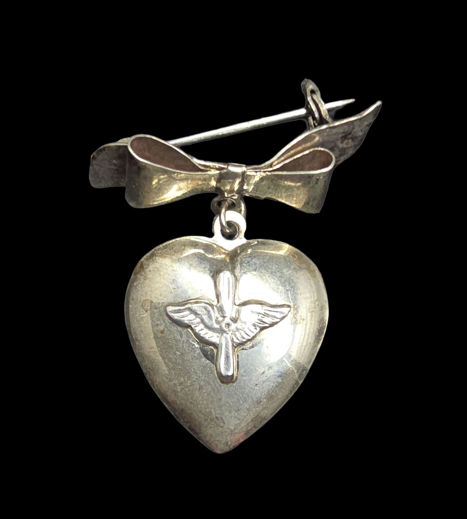 Ornate Vintage WWII Sterling Silver Military Air Force Pilot Brooch Pin: Very good vintage condition with minor patina according to age. Measures approx. 1" long x 1" wide and weighs ca. 3.5 grams. Marked for Sterling Silver.