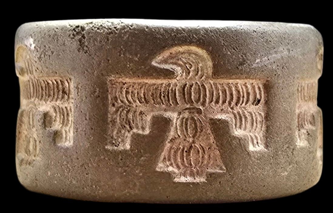 Vintage Mid-Century 1940s Native American BELL Trading Post Copper Ring: Very good vintage condition with minor patina according to age. The ring is a size 6 and weighs ca. 4.5 grams. Marked for Copper & Designer.