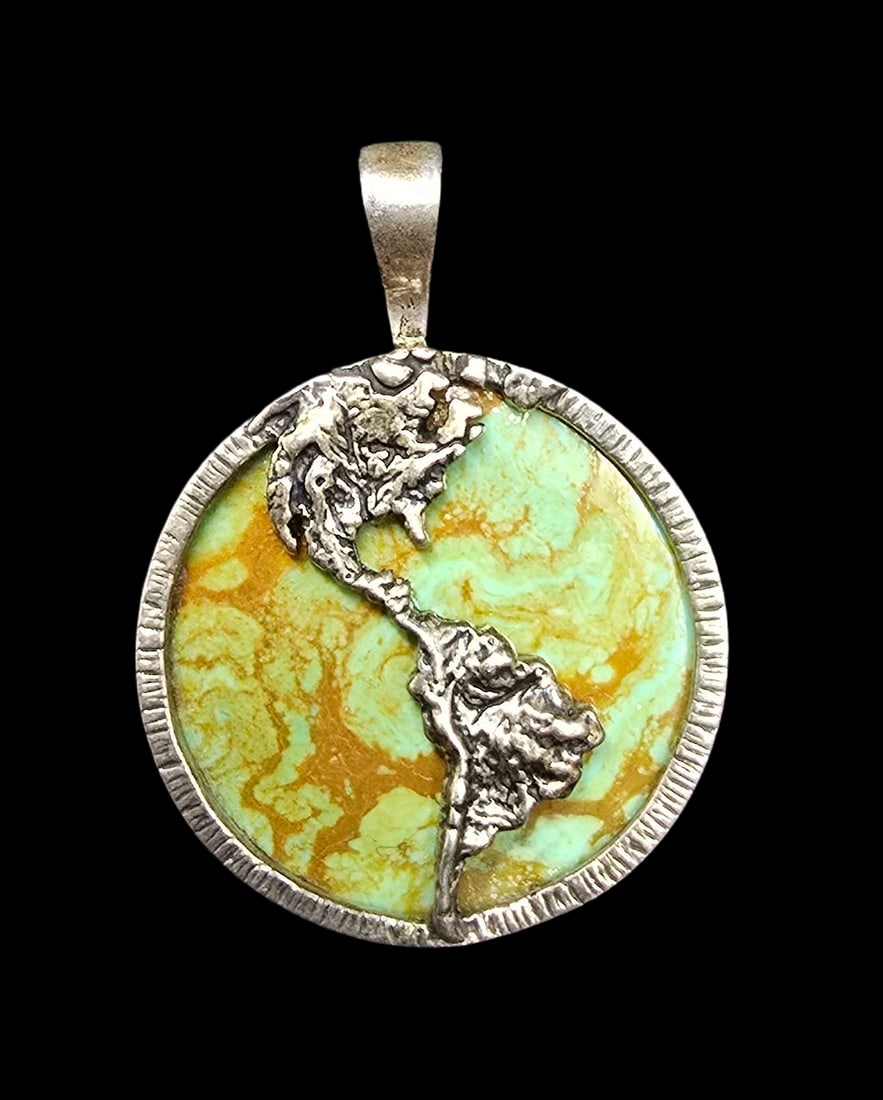 Very Unusual & Stylish Vintage KABANA Sterling Silver /w Green & Brown Gemstone North/South America: Very good vintage condition with minor patina according to age. Measures approx. 1 1/2" long x 1" wide and weighs ca. 7 grams. Marked for Sterling Silver & Designer.