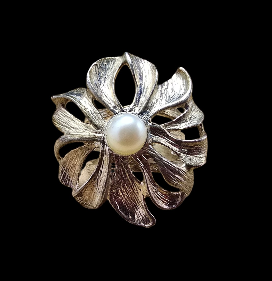 Gorgeous Ornate Vintage Sterling Silver & Pearl Flower Shaped Ring (1 of 4)