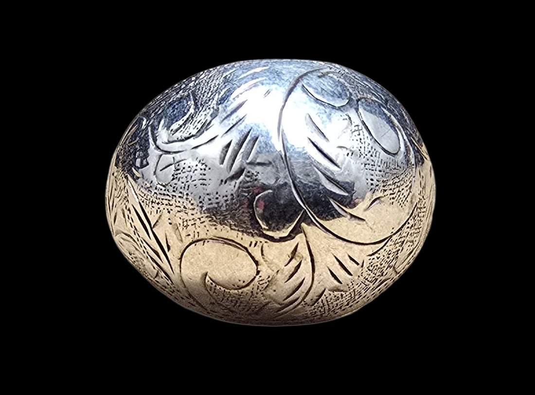 Ornate Vintage Sterling Silver Dome Ring (1 of 4)