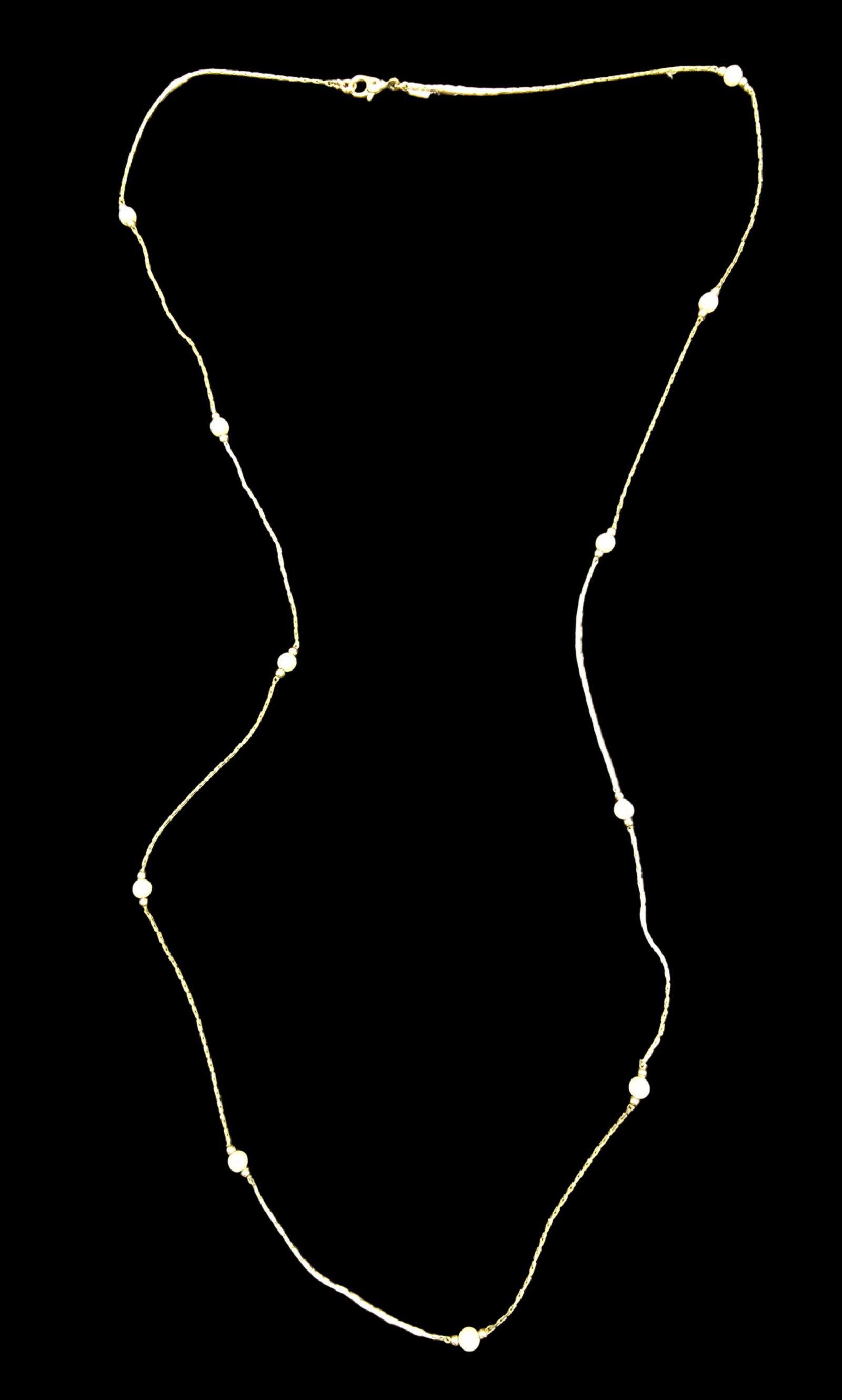 Stylish Vintage MONET Gold Plated Chain Necklace /w White Pearls: Very good vintage condition with minor patina according to age. Measures approx. 15" long and ?" wide and weighs ca. 3.5 grams. Marked.