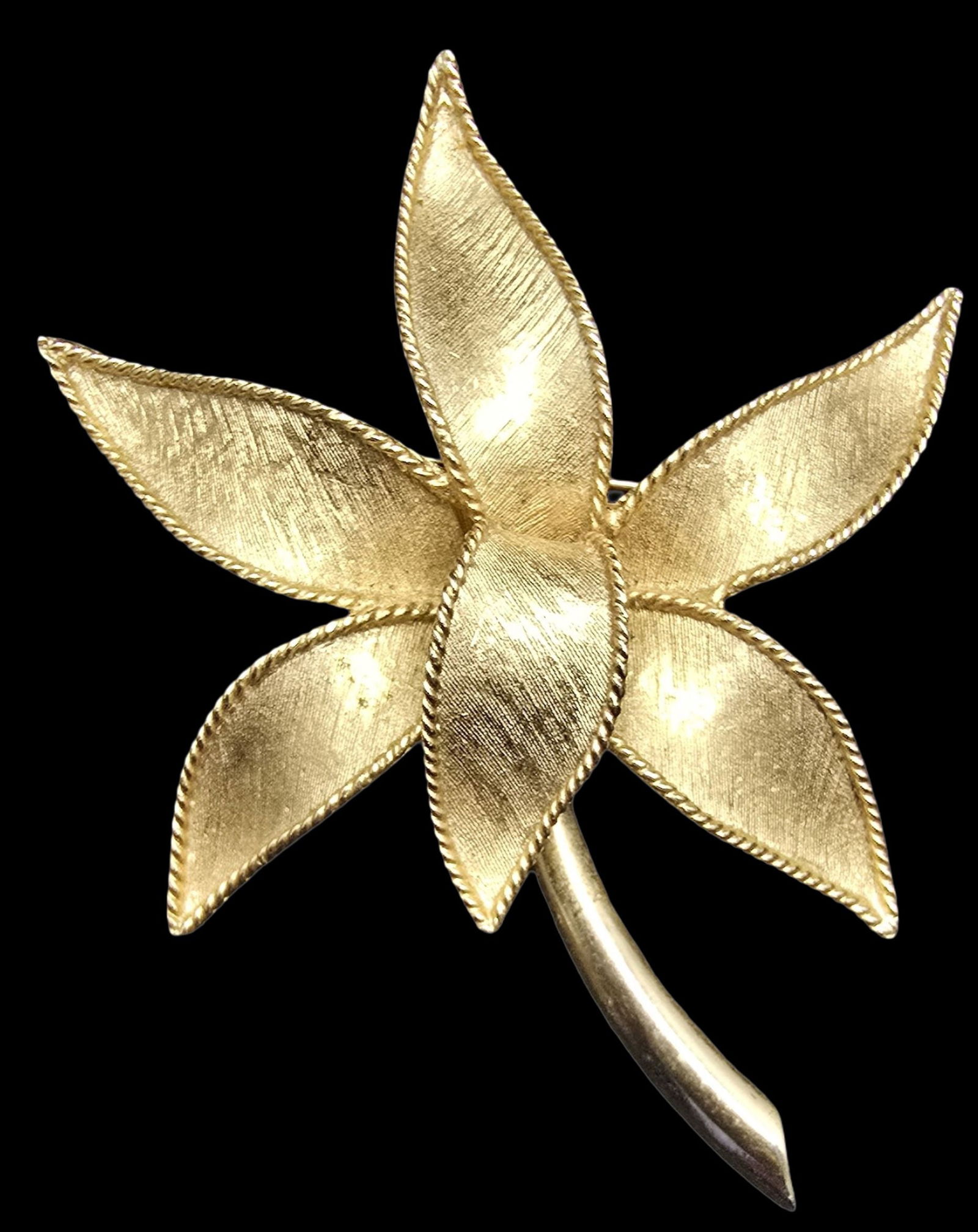 Beautiful Vintage EMMONS Gold-Tone Metal Costume Jewelry Flower Brooch: Very good vintage condition with minor patina according to age. Measures approx. 3" long x 2 1/2" wide and weighs ca. 33 grams. Signed EMMONS.