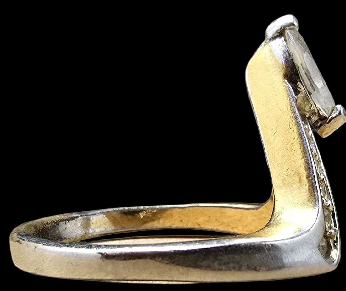 Unusual Vintage 18K Gold Filled Ring /w Clear Gemstones: Very good vintage condition with minor patina according to age. The ring is a size 8.5 and weighs ca. 4 grams. Marked.