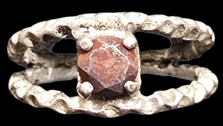 Vintage Mid-Century Southwestern Sterling Silver & Gemstone Ring: Very good vintage condition with minor patina according to age. The ring is a size 6 and weighs ca. 3 grams. Marked for Sterling Silver.