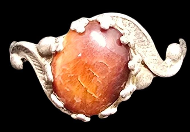 Mid-Century Southwestern Native American PACIFIC JEWELRY COMPANY Sterling Silver & Gemstone Ring: Very good vintage condition with minor patina according to age. The ring is a size 8 and weighs ca. 2.5 grams. Marked for Sterling Silver & Designer.