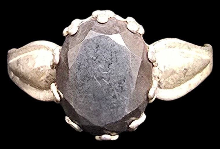 Mid-Century Southwestern Native American PACIFIC JEWELRY COMPANY Sterling Silver & Gemstone Ring: Very good vintage condition with minor patina according to age. The ring is a size 9 and weighs ca. 3.5 grams. Marked for Sterling Silver & Designer.