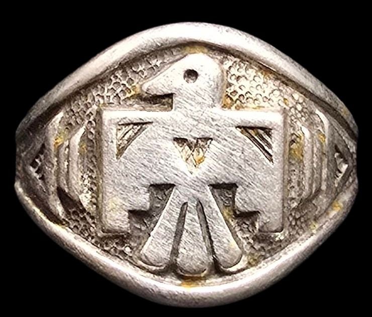 Vintage Mid-Century 1960s Native American BELL Trading Post Sterling Silver Ring: Very good vintage condition with minor patina according to age. The ring is a size 6.5 and weighs ca. 4 grams. Marked for Sterling Silver & Designer.