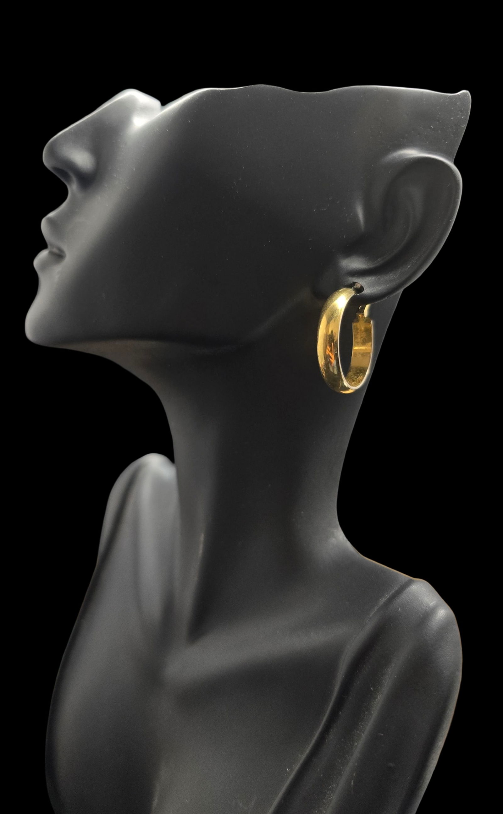 Beautiful Antique Gold Filled Hoop Earrings: Very good antique condition with minor patina according to age. Each measures approx. 1" in diameter and they jointly weigh ca. 5 grams.