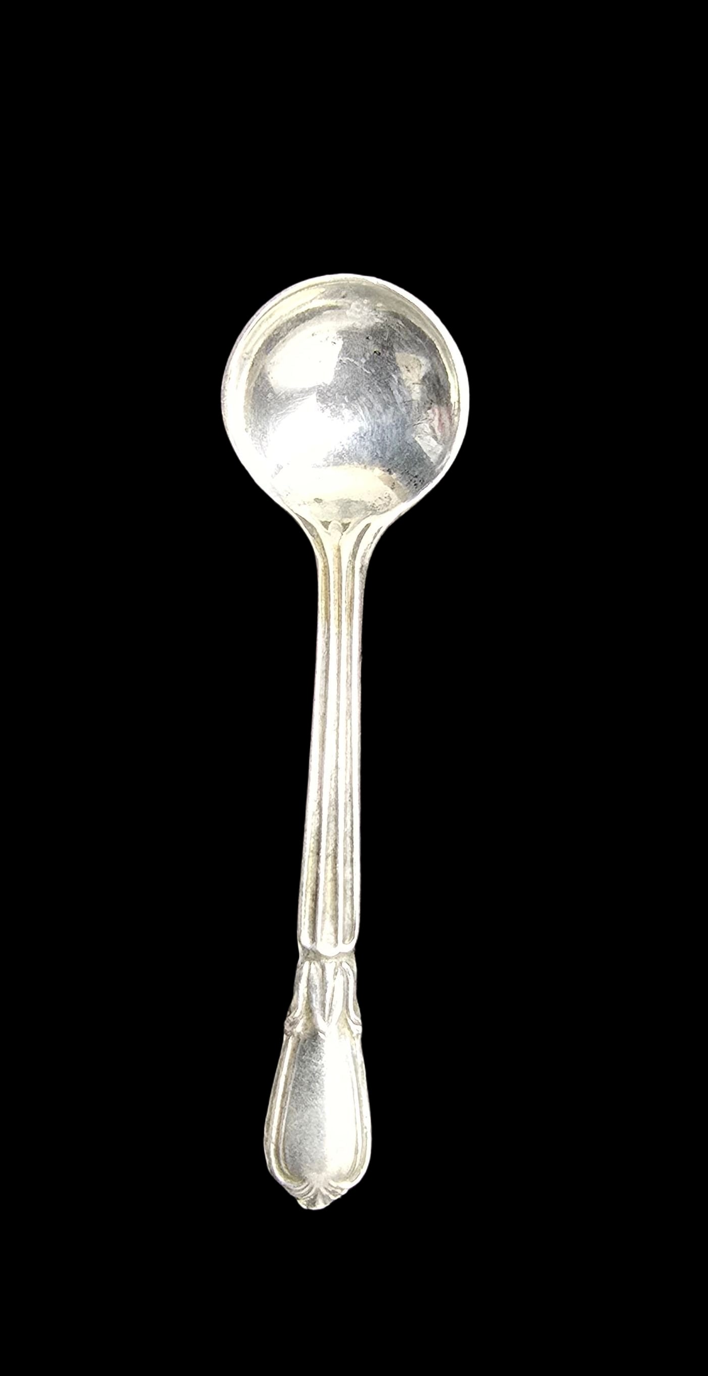 Cute Antique Sterling Silver Salt Spoon (1 of 2)