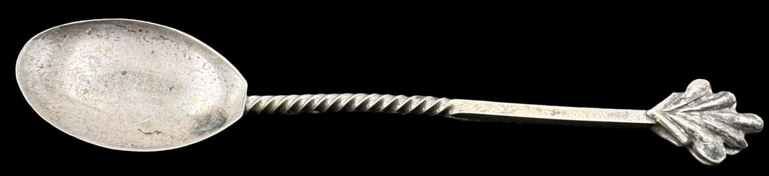 Ornate Vintage Sterling Silver Teaspoon /w Twisted Handle: Very good vintage condition with minor patina according to age. Measures approx. 3 7/8" long and 3/4" wide and weighs ca. 5.3 grams. Marked for Sterling Silver.