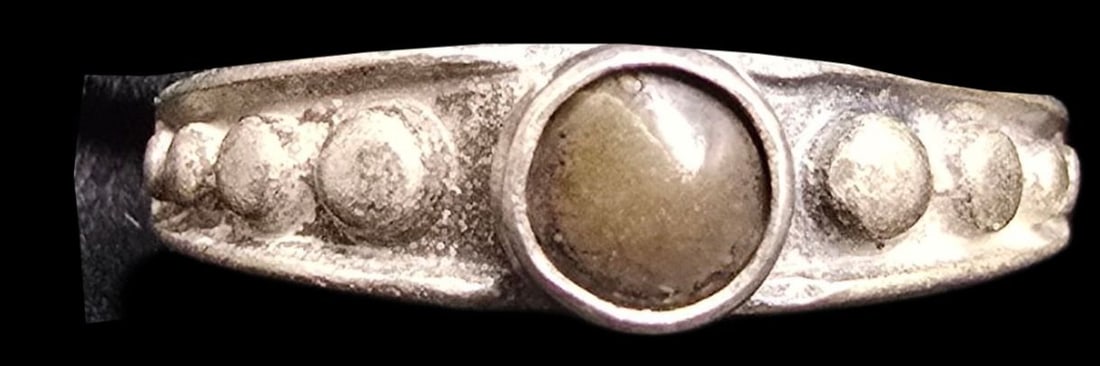 Mid-Century Southwestern Sterling Silver & Gemstone Designer Ring: Very good vintage condition with minor patina according to age. The ring is a size 2.5 and weighs ca. 1.5 grams. Marked for Sterling Silver & Designer.