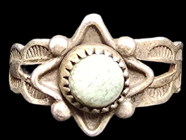 Vintage Mid-Century 1960s Native American BELL Trading Post Sterling Silver & Gemstone Ring (1 of 4)