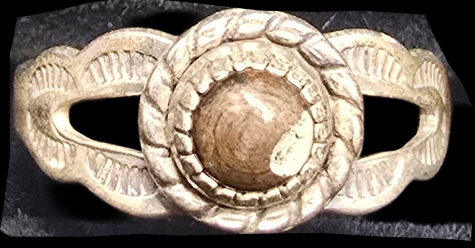 Vintage Mid-Century 1960s Native American BELL Trading Post Sterling Silver & Gemstone Ring: Very good vintage condition with minor patina according to age. The ring is a size 3 and weighs ca. 1 gram. Marked for Sterling Silver & Designer.