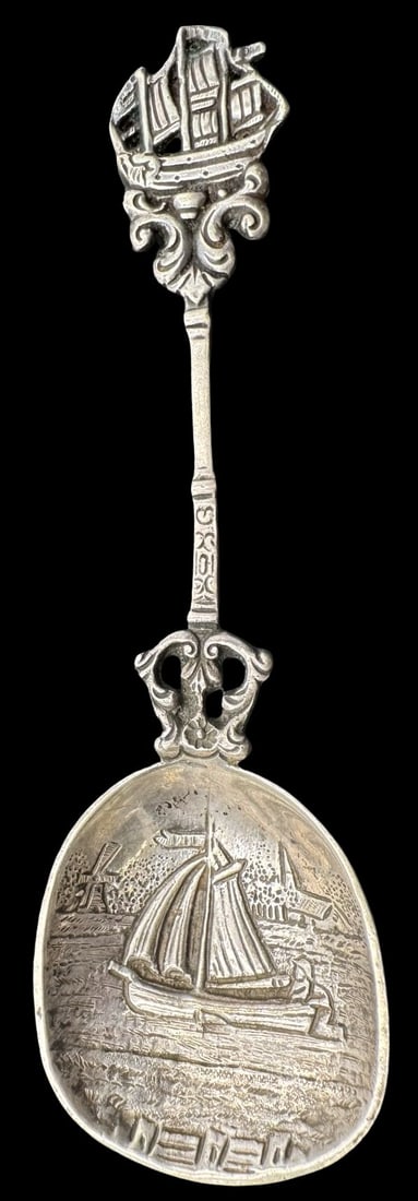 Unusual Heavy Antique European 800 Silver Spoon /w Sail Boat Theme: Very good vintage condition with minor patina according to age. Measures approx. 4 7/8" long and 1 1/2" wide and weighs ca. 26.6 grams. Marked for Sterling Silver.