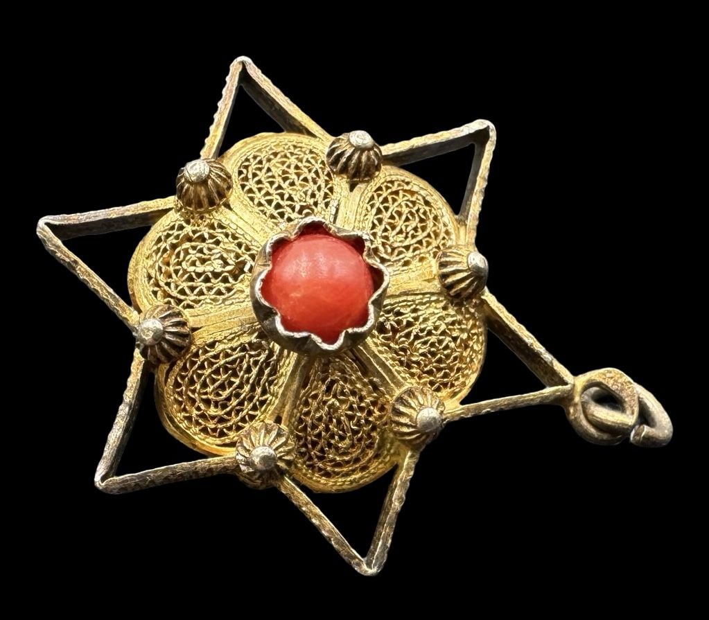 Vintage Gilt European 800 Silver & Red Gemstone Filigree Pendant: Very good vintage condition with minor patina according to age. Pendant measures approx. 1 1/4" long x 1" wide and weighs ca. 3.8 grams. Tested for 800 Silver.