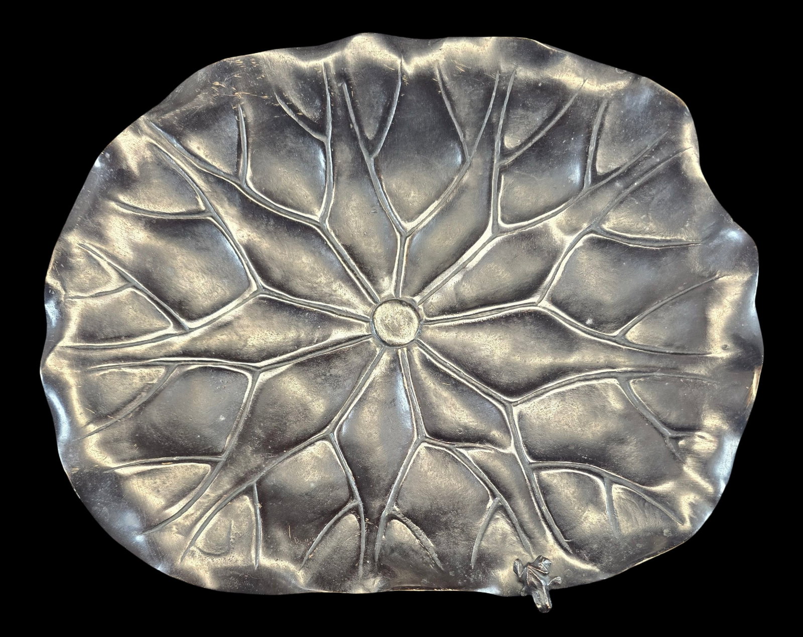 Antique Meiji Period Japanese Bronze Okimono Bowl - Frog on Lotus Leaf: Very decorative piece cast in dark patinated bronze with an intricate Lotus leaf design bowl with a small frog peeping over the rim, the footed base with trailing flower stem. Signed to reverse. Measu