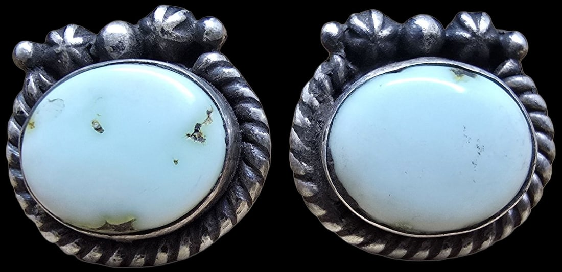 Beautiful Vintage Native American Navajo Sterling Silver & Turquoise Signed Designer Earrings (1 of 3)