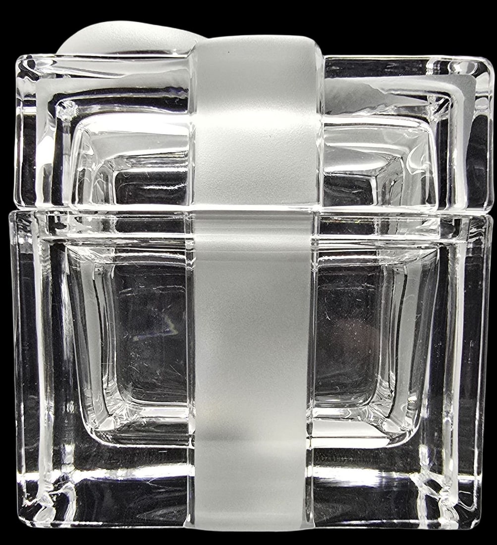 Gorgeous Vintage TIFFANY & CO. Crystal Trinket Box /w Bow - Made in Germany: Very good antique condition with minor patina according to age. Measures approx. 3" long x 3" wide. Marked.