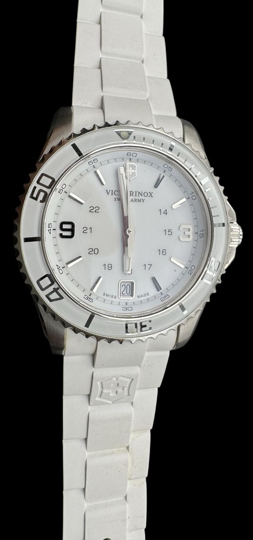 Vintage VICTORINOX Swiss Army White Ladies Watch - Ref. 241700 (1 of 4)