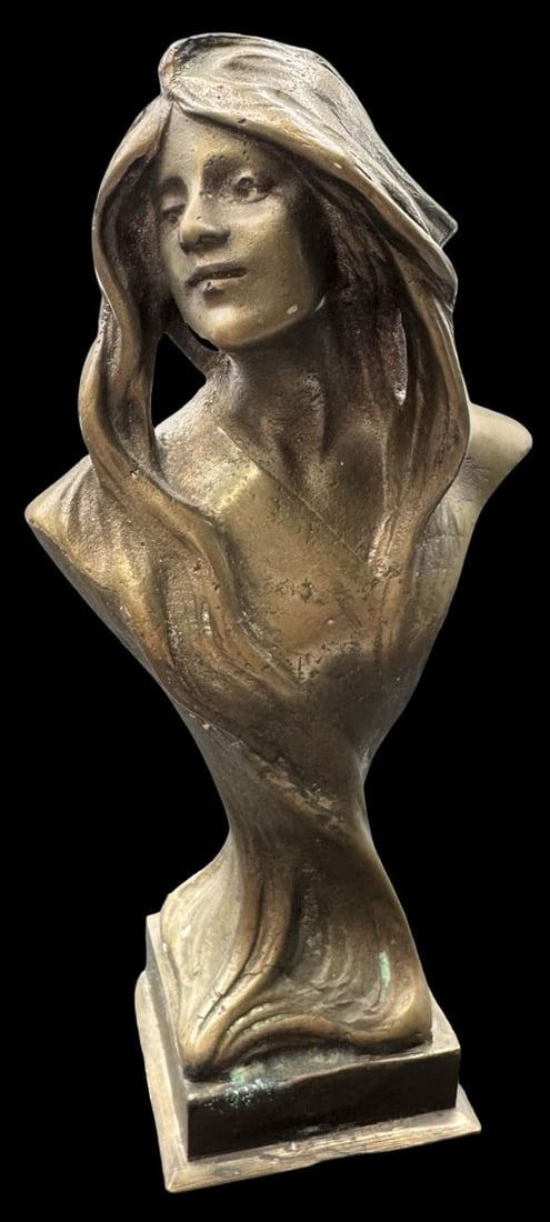 Antique 1900s Art Nouveau FRANZ GRUBER Austria Cast Metal Cabinet Woman's Bust: Very good antique condition with minor patina according to age. Measures approx. 5 1/4" high x 2 1/2" wide.