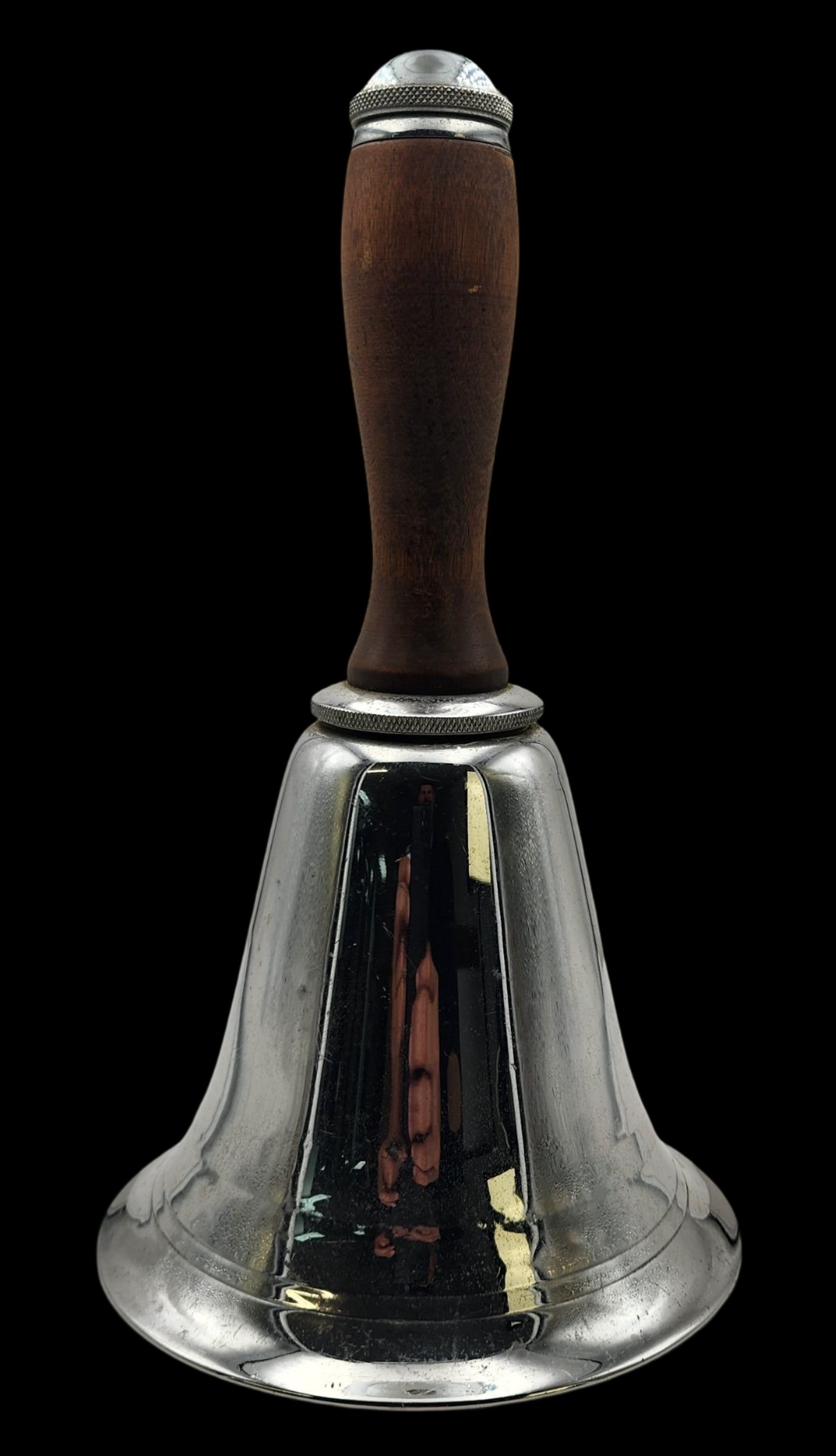 Vintage American Art Deco Wood & Chrome Bell Town Crier Cocktail Shaker: Hard to find Art Deco chrome bell cocktail shaker complete with internal ringer, ca. 1930. This example is in very good original condition, the chrome is bright and shiny with minor sings of ageing. M