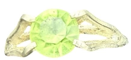 Beautiful Ornate Vintage Sterling Silver & Green Rhinestone Ring: Very good vintage condition with minor patina according to age. Measures approx. 1/2" long and 1/2" wide and weighs ca. 0.9 grams. The ring size is 4 3/4. Tested for Sterling Silver