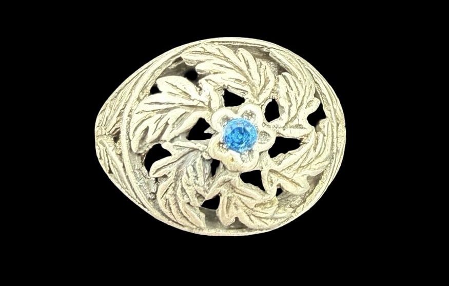 Stunning Ornate Vintage Sterling Silver & Blue Gemstone Ring: Very good vintage condition with minor patina according to age. Measures approx. 1/2" long and 1/2" wide and weighs ca. 2.6 grams. The ring size is 4 1/2. Marked for Sterling Silver