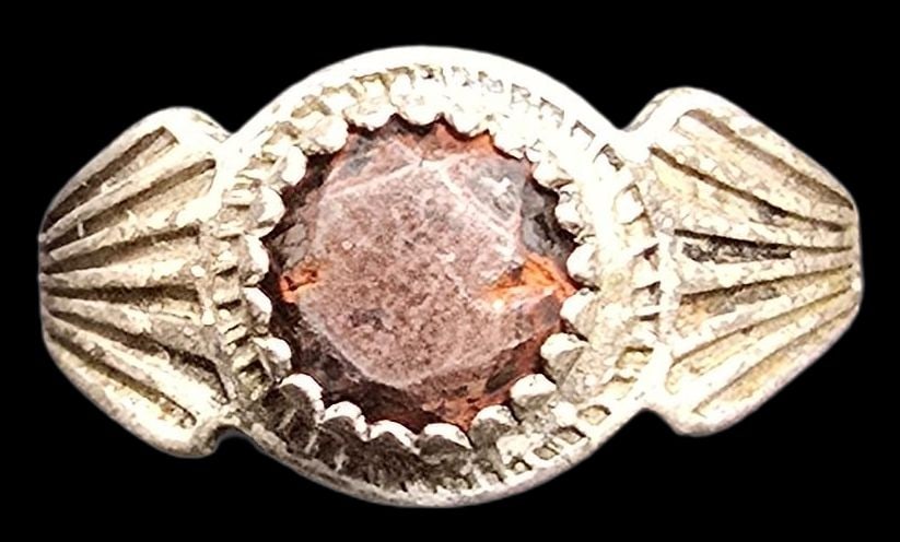 Vintage Mid-Century Southwestern PACIFIC JEWELRY COMPANY Sterling Silver & Gemstone Ring: Very good vintage condition with minor patina according to age. The ring is a size 2 and weighs ca. 1 gram. Marked for Sterling Silver.