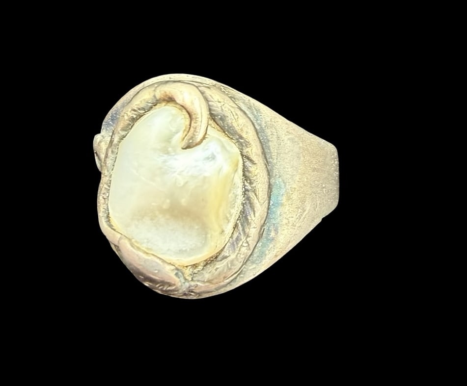 Beautiful Ornate Vintage Sterling Silver & Gemstone??Ring: Very good vintage condition with minor patina according to age. Measures approx. 1/2" long and 1/2" wide and weighs ca. 4.4 grams. The ring size is 7. Tested for Sterling Silver.