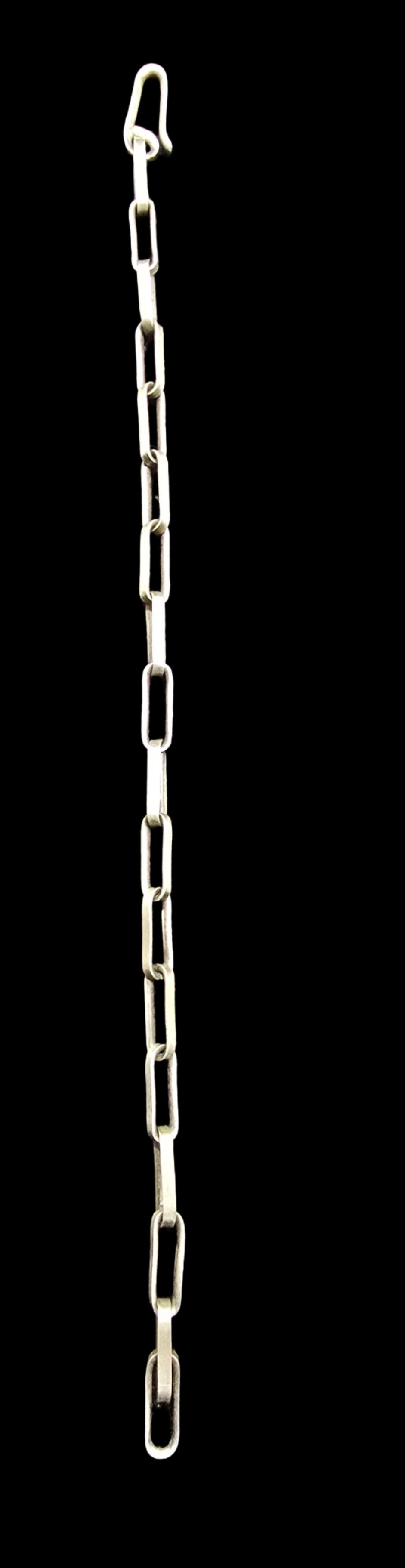 Beautiful Vintage Sterling Silver Chain Bracelet: Very good vintage condition with minor patina according to age. Measures approx. 7 1/2" long and weighs ca. 5.5 grams. Marked for Sterling Silver
