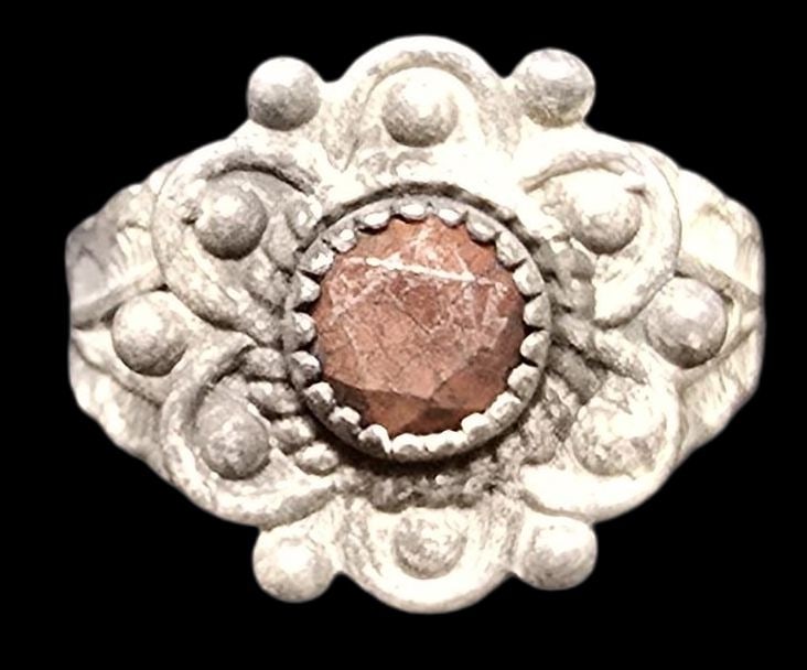 Mid-Century Southwestern Native American PACIFIC JEWELRY COMPANY Sterling Silver & Gemstone Ring: Very good vintage condition with minor patina according to age. The ring is a size 4 and weighs ca. 3 grams. Marked for Sterling Silver & Designer.