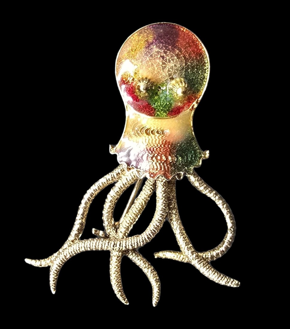 Gorgeous Ornate Vintage Gilt European 800 Silver Octopus Pin Brooch: Very good vintage condition with minor patina according to age. Measures approx. 1 1/2" wide and weighs ca. 4.5 grams. Marked for 800 Silver. Made in Italy.