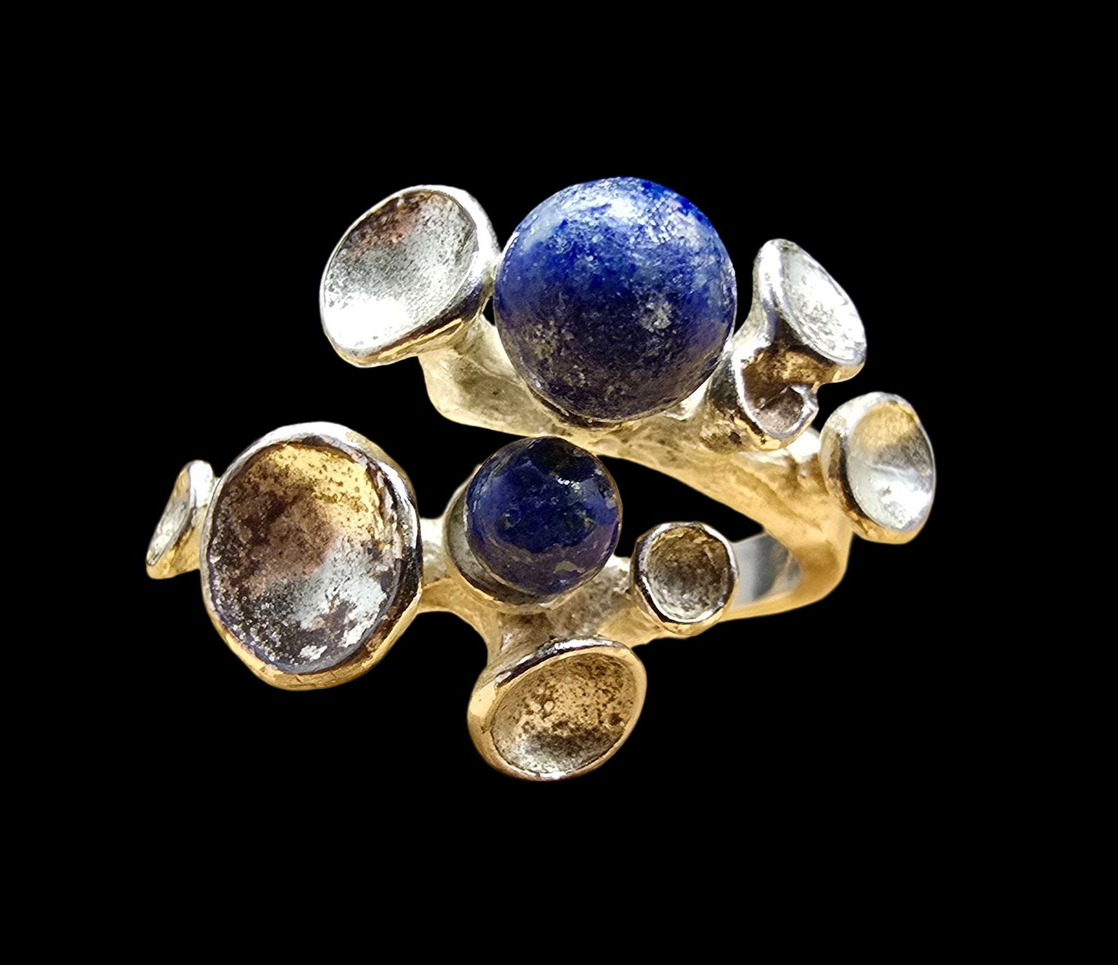 Stunning Vintage Mid-Century Modern Brutalist Sterling Silver & Blue Gemstone Ring: Very good vintage condition with minor patina according to age. Measures approx. 1" wide and weighs ca. 5.5 grams. The ring is a size 6.5. Marked for Sterling Silver.