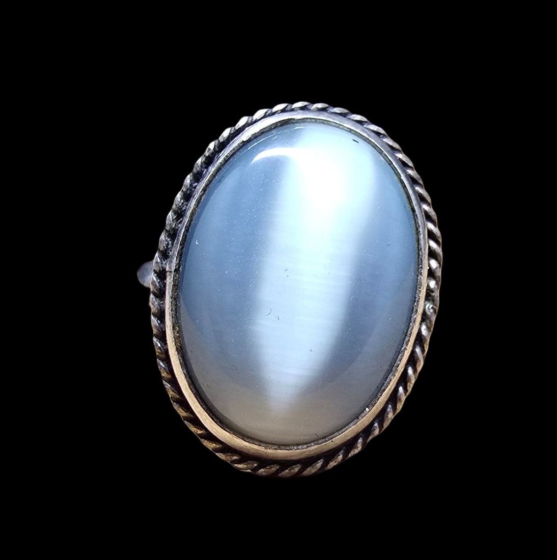 Beautiful Vintage Mid-Century Sterling Silver & Gemstone Ring: Very good vintage condition with minor patina according to age. Measures approx. 1" wide and weighs ca. 6 grams. The ring is a size 7.5. Marked for Sterling Silver.