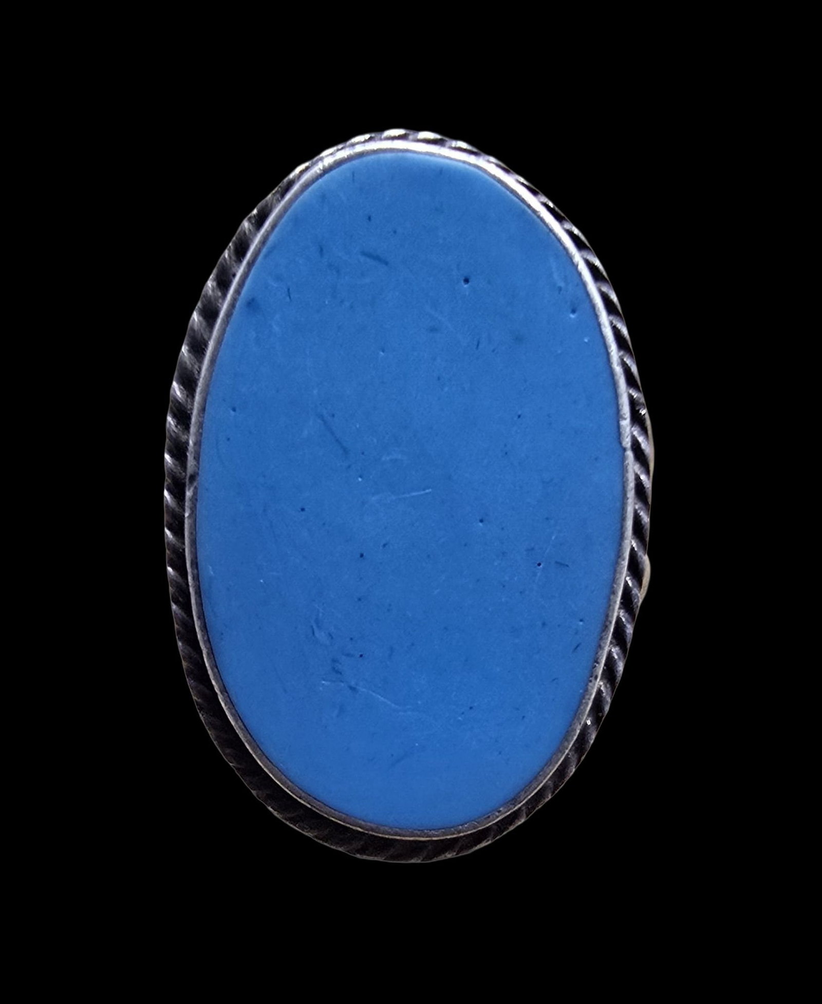Amazing Vintage Sterling Silver & Blue Gemstone Ring: Very good vintage condition with minor patina according to age. The ring is a size 8 and weighs ca. 7 grams. Marked for Sterling Silver.