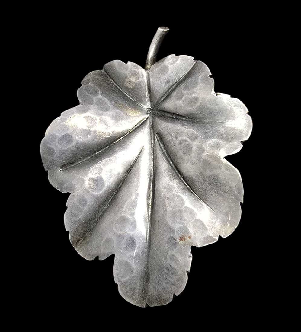Beautiful Vintage European 800 Silver Leaf Designer Pin Brooch (1 of 3)