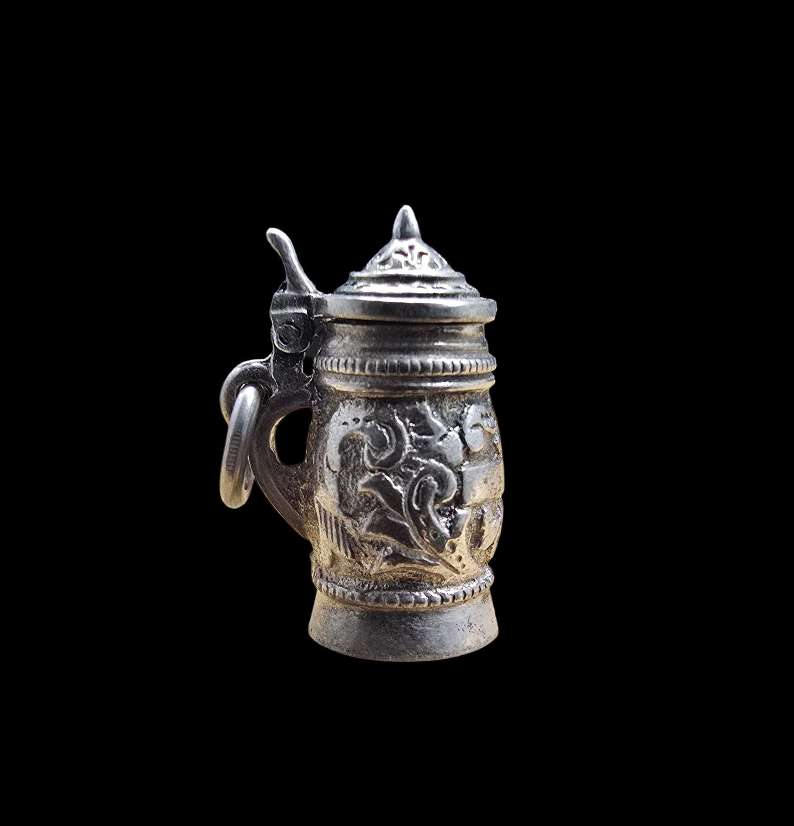 Whimsical Vintage European 900 Silver Beer Mug Pendant Charm: Very good vintage condition with minor patina according to age. Measures approx. 1/2" wide and weighs ca. 5 grams. Marked for Sterling Silver.