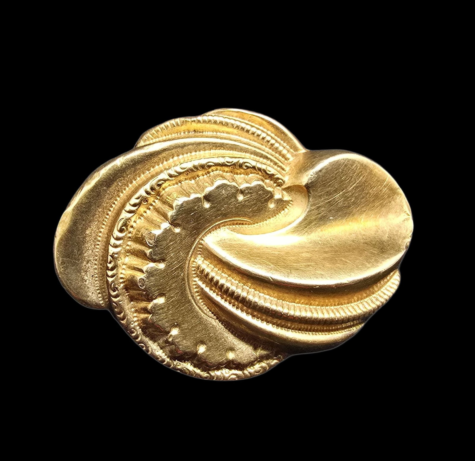 Beautiful Antique ca. 1850 German Biedermaier Gilt Silver Brooch: Very good vintage condition with minor patina according to age. Measures approx. 1 1/2" wide and weighs ca. 6.5 grams. Tested for Silver.