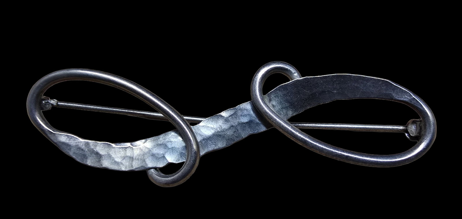Stylish Vintage Hand Hammered European 835 Silver Designer Bow Pin Brooch: Very good vintage condition with minor patina according to age. Weighs ca. 6 grams. Marked for 835 Silver and carrying an unidentified designer mark.