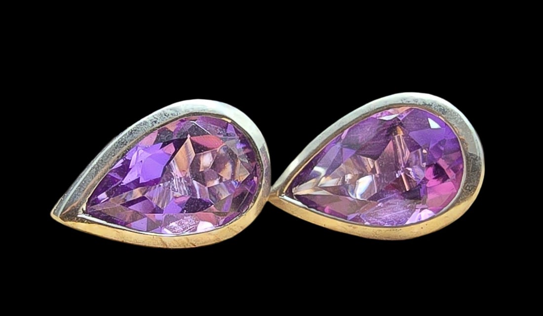 Gorgeous Vintage Sterling Silver & Amethyst Earrings: Very good vintage condition with minor patina according to age. Measures approx. 1" wide and weighs ca. 1 grams. Marked for Sterling Silver.. Missing one Earring